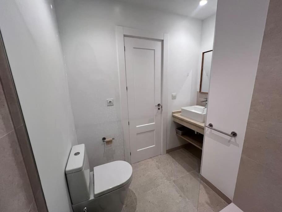 New Modern Townhouse Golden Mile Apartment