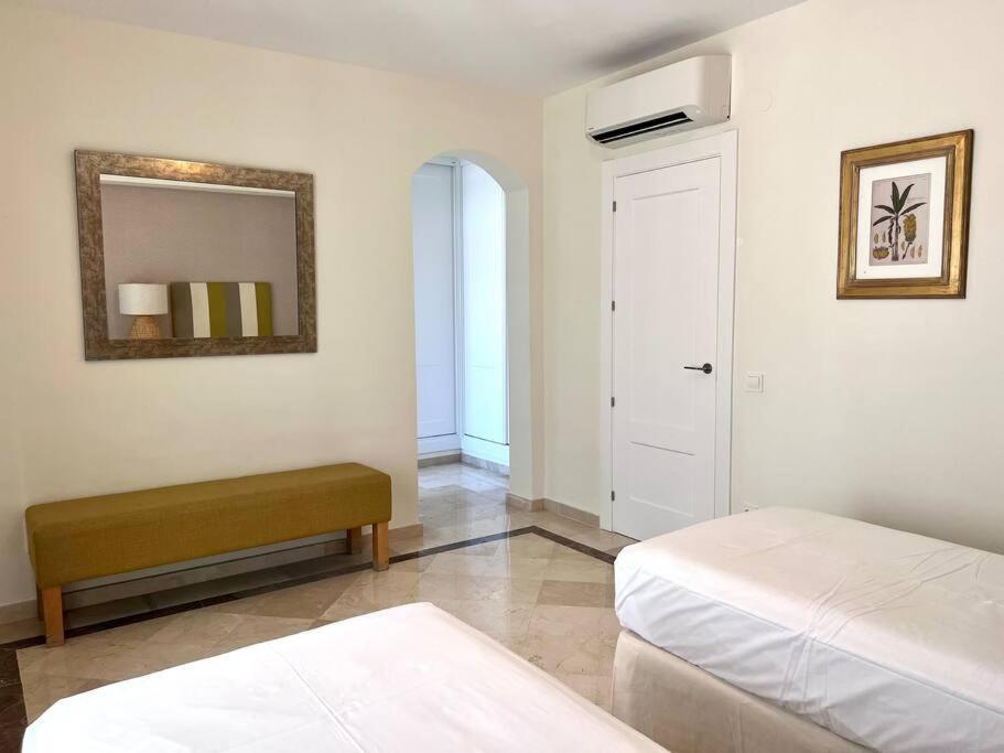 New Modern Townhouse Golden Mile Apartment *